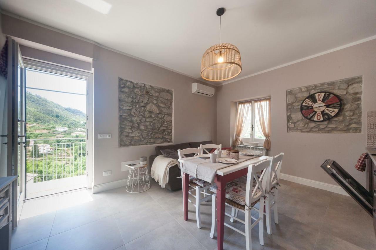 Appartement Un Soffio Dal Cielo à Beverino Extérieur photo